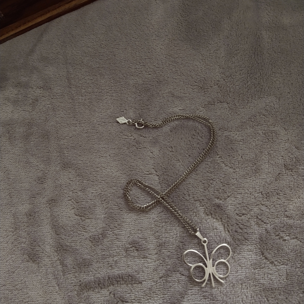 Necklace - Picture 1 of 3